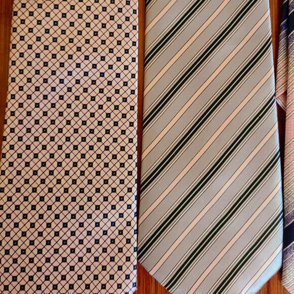 Four Robert Allan Pink Themed Ties - Picture 3 of 4